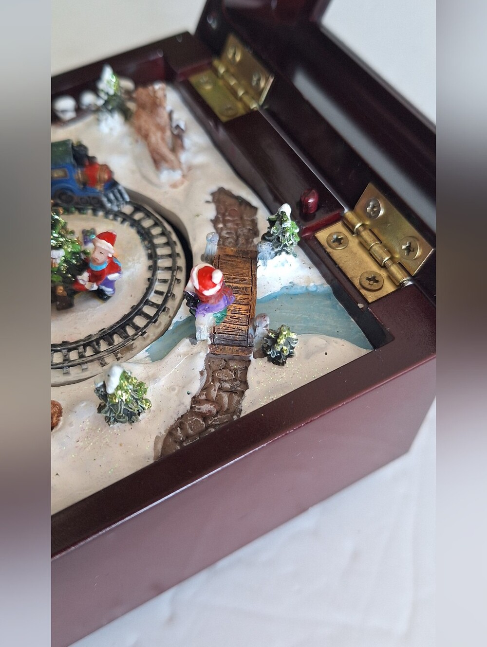 Christmas Musical Box - Picture 14 of 17